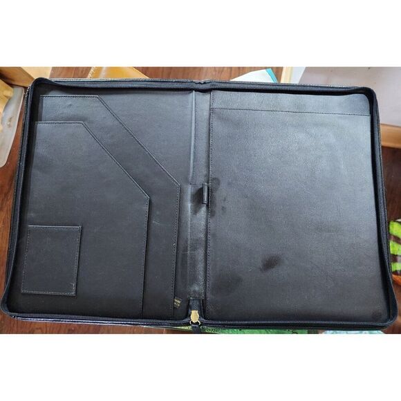 The University Of Alabama Black Leather Zippered Portfolio With Gold Medallion - Picture 4 of 4